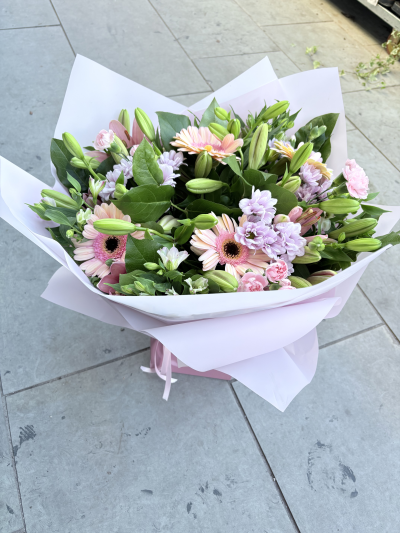 Pink pastel - Beautiful pastel flowers tied together